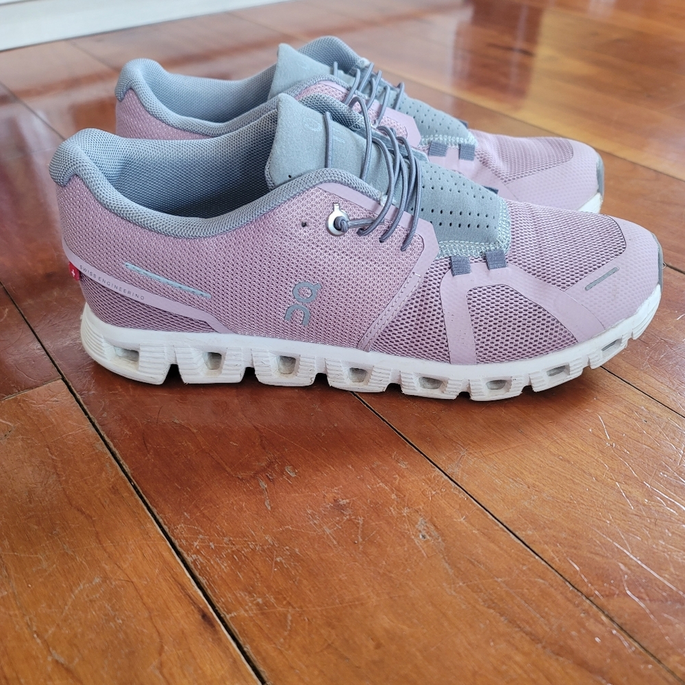 On Running Women's Lavender and Gray Sneakers